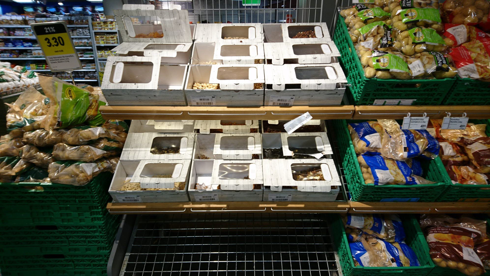 Coop_Switzerland_Bulk-Bins_HL-Display_Fresh_3.jpg Coop_Switzerland_Bulk-Bins_HL-Display_Fresh_3.jpg